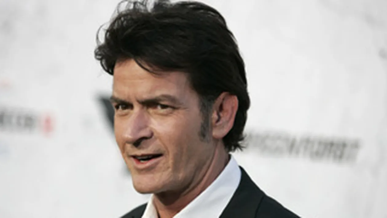 Actorii care au scos cei mai multi bani din seriale. Charlie Sheen e in frunte!