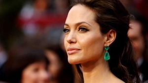 O nouă veste tristă pentru ANGELINA JOLIE! Bărbatul pe care îl sponsorizează a fost arestat