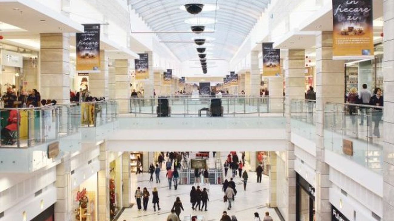 Se deschid mall-urile după 15 mai? Răspunsul lui Raed Arafat