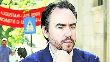 Bobby Paunescu si Nae Caranfil pregatesc un film cu o distributie de zile mari. Vor sa dea lovitura cu Closer to the Moon