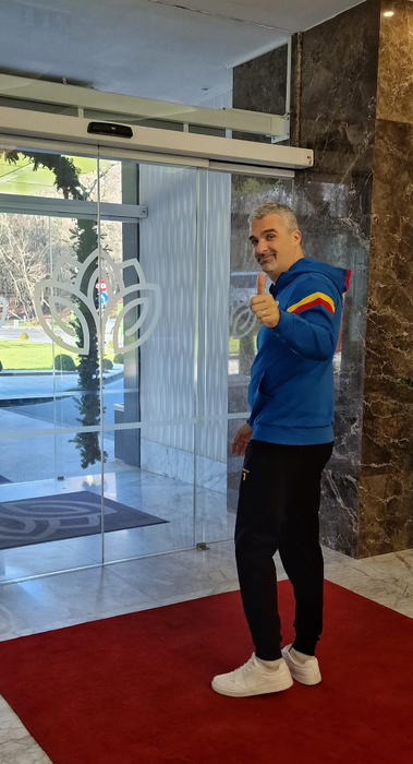 Aurelian Temișan, curtat de o minoră (Foto: Facebook)