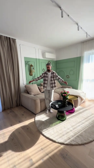 Cum arată apartamentul Alexandrei și al lui Radu Bucălae. Ce aparat au ales să ‘ascundă’ în mobila din bucătărie, deși îl folosesc zilnic