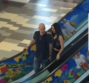 Ben de la ”Insula iubirii” susţine că nu este decât prieten cu bruneta misterioasă