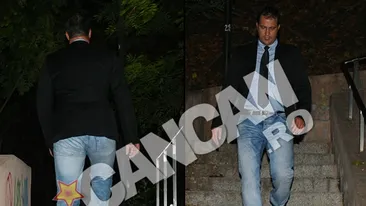 Comportament bizar al fostului Carcotas! Imagini tulburatoare cu Serban Huidu! Dupa doua ore de deriva, s-a abandonat pe un gard si a plans, privind in gol catre casa in care locuieste