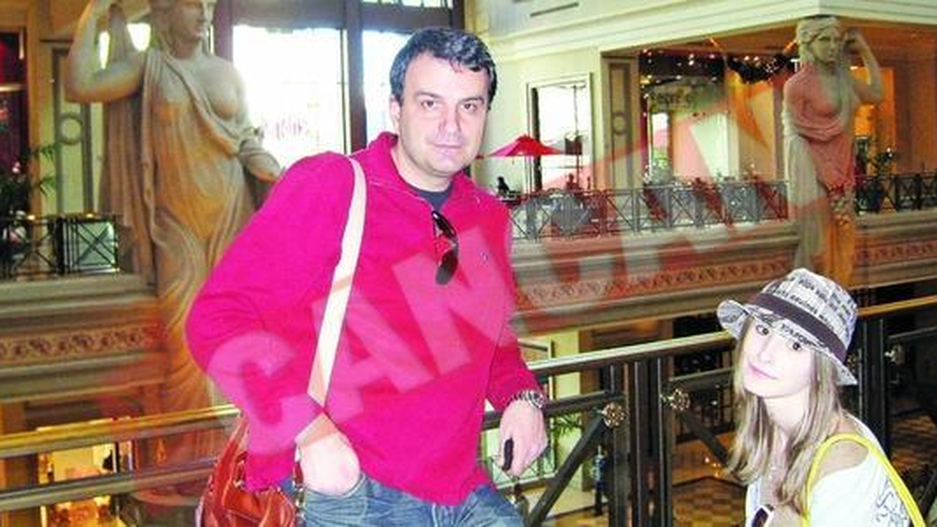 Si-a luat sacou cu capete de mort din Las Vegas