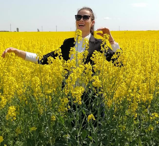 Daniela Ploia a fost invitată la o cină romantică, dar acolo avea să aibă un șoc: la ușă a apărut iubita bărbatului! (Foto: Facebooc.com)