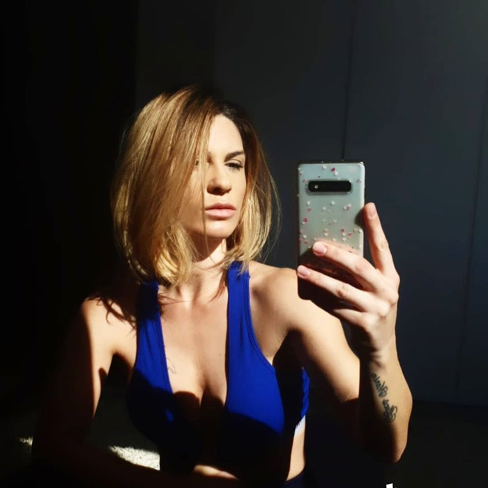 Ellie White și soțul ei, terorizați de hoții care au venit să le spargă vila: “Oribil sentiment! Doi indivizi alergând prin….”