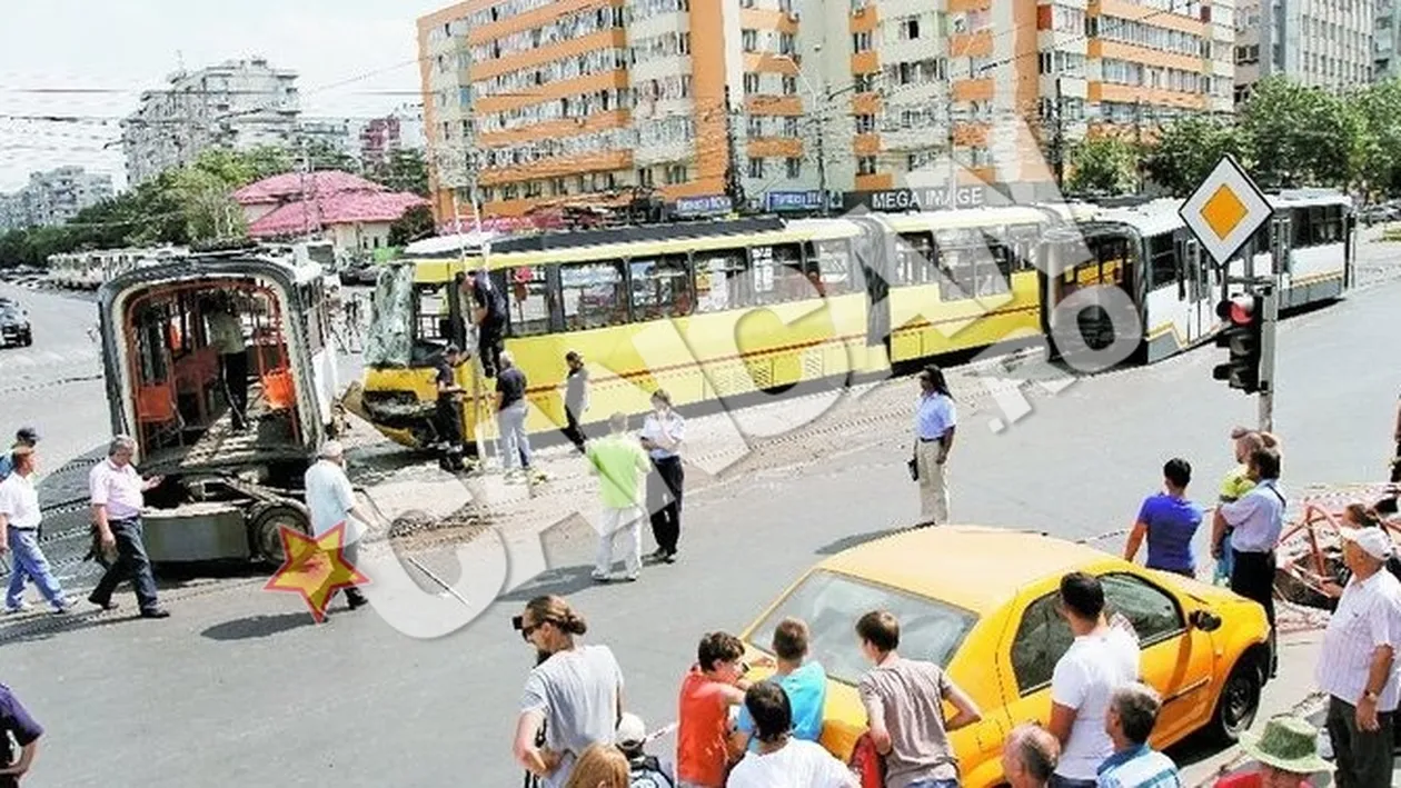 Salvatorul calatorilor raniti in urma ciocnirii a doua tramvaie in Rahova: Nu se ajutau intre ei pentru ca erau in stare de soc