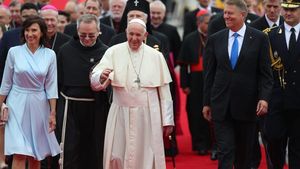 Ce cadouri a primit Papa Francisc din partea lui Klaus Iohannis