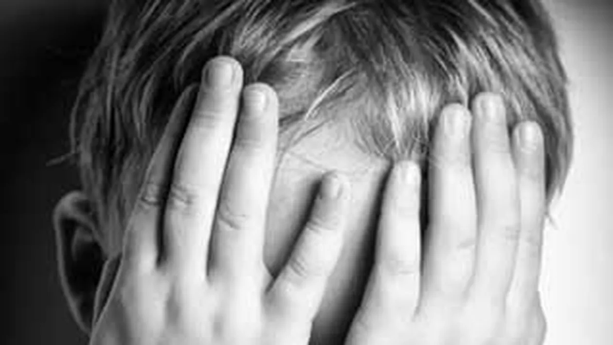 Un baietel de trei ani a cazut de la mansarda gadinitei la care mergea