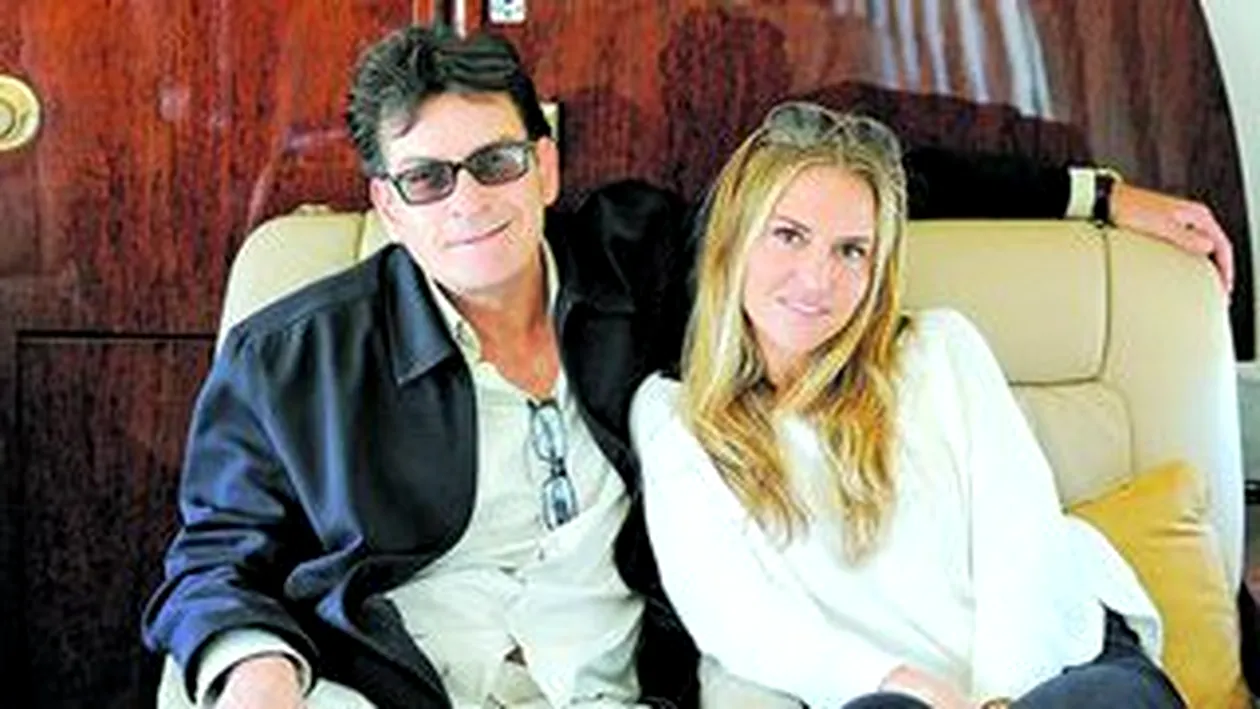 Charlie Sheen a revenit la sentimente mai bune! Si-a dus fosta in vacanta