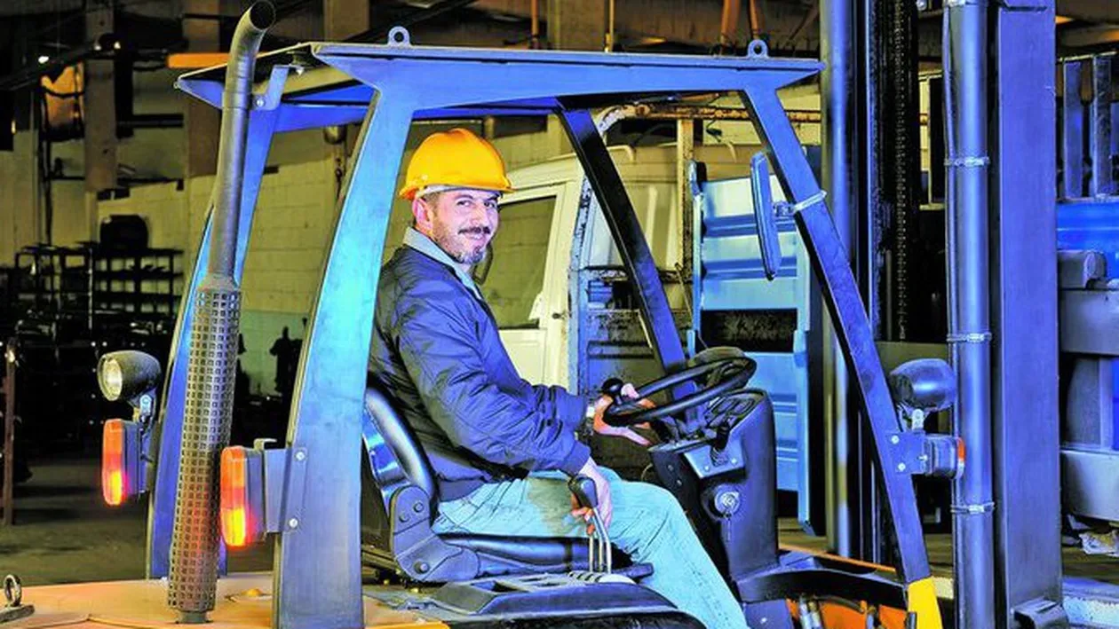 Peste 10.000 de joburi vacante la sfarsit de luna