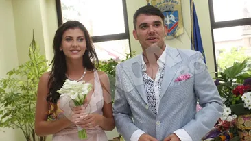 VIDEO Roxana Ilie a ajuns la Starea Civila cu 15 minute inainte de ora stabilita! S-a grabit sa se marite