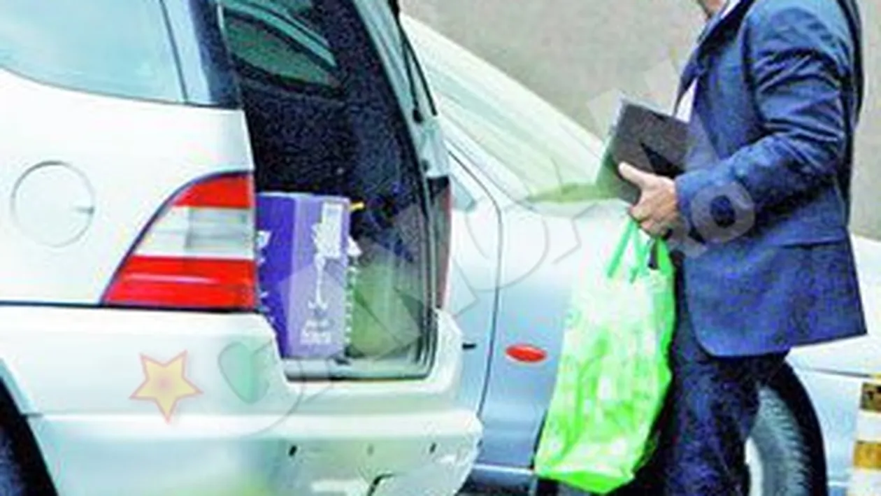 Primarul din Cluj, acuzat de DNA ca facea manevre si cu benzina! Apostu mergea 600 de kilometripe zi cu masina!