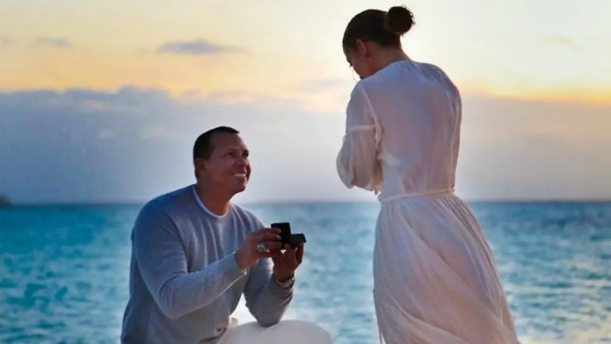 Asta e ultima bombă din showbiz! A fost cerută în căsătorie. Cum arată inelul de logodnă