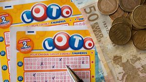 Cine este bărbatul care a câștigat 4 milioane de euro la Loto. Metoda pe care o folosește de mai bine de 30 de ani