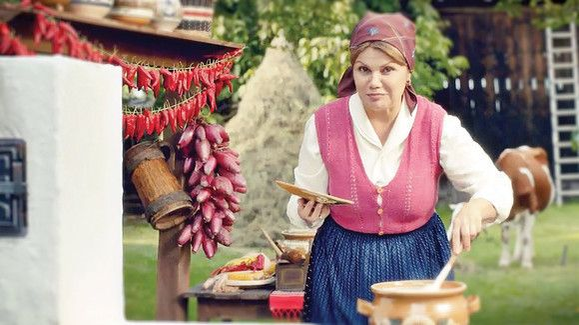 Natașa Raab, actrița din celebra reclamă ”Prea bun, prea ca la țară”, suferă de o boală nemiloasă: ”Îmi afectează creierul”