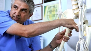 Cât câştiga GHEORGHE BURNEI pe lună, în timp ce primea şpagă de părinţii copiilor pe care îi opera!