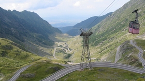 Defecţiune tehnică, dar şi eroare umană, cauzele accidentului de telecabină de la Bâlea
