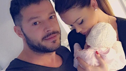 Cea mai emoţionantă fotografie de până acum cu BIANCA DRĂGUŞANU şi VICTOR SLAV, alături  de micuţa SOFIA: „Suflet pur şi frumos...“