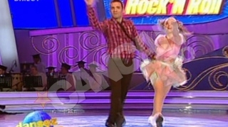 VIDEO Daniel Nitoiu si Alexandra Maresi au dansat pe muzica pe care juca Stefan Banica in tinerete!
