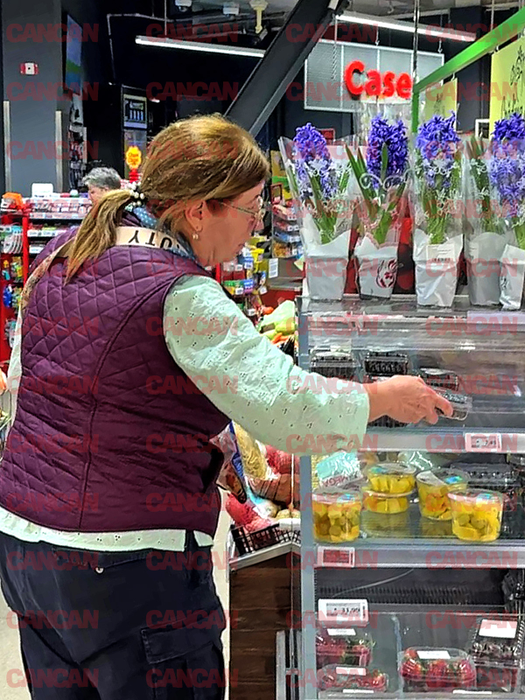 Observăm că actrița are grijă sporită la alimentație