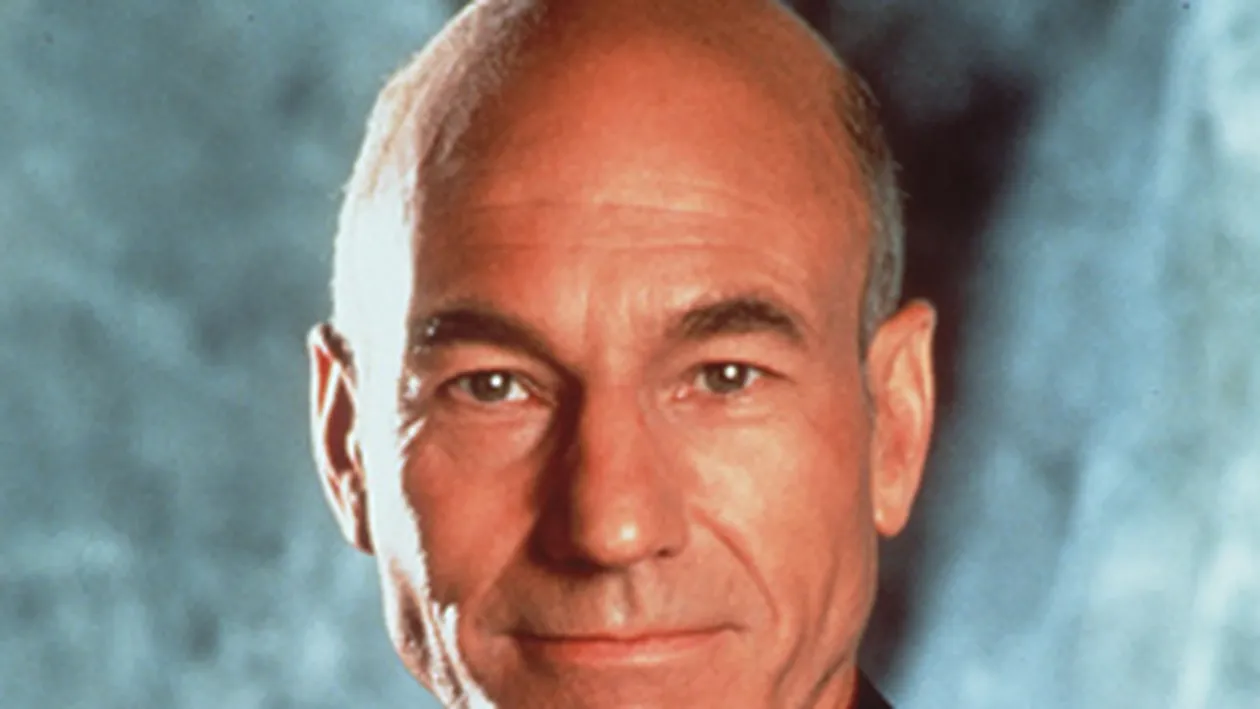 Il mai tineti minte pe capitanul Jean Luc-Picard din Star Trek? Vezi aici ce bine arata la 71 de ani!