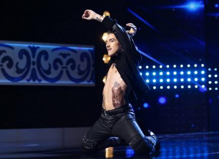 VIDEO Câștigătorul de la ”Românii au talent” a mărturisit că este bisexual. Emil Rengle: ”E greu să fii gay …”