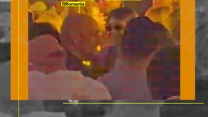 BRomania i-a dat târcoale Laurei Giurcanu, de față cu Marian Huja. Ea, cu iubitul, el, pe "contrasens"