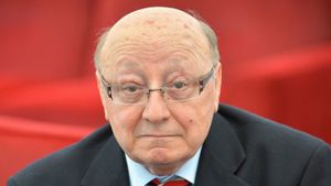 FOTO! MARIN MORARU a fost înmormântat miercuri. Soţia maestrului a scris pe coroană un mesaj dureros