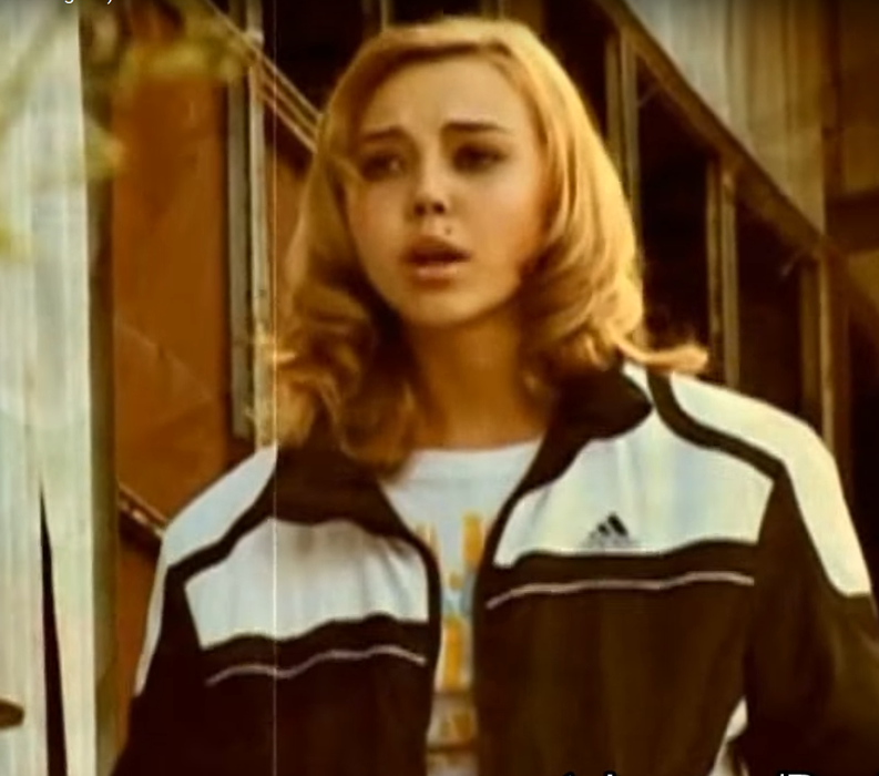 Denisa Răducu la debutul său în lumea muzicală, în anii 2000