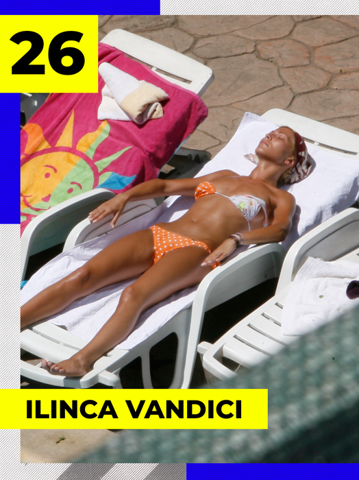 Parada bombelor sexy fără sutien. Divele din România și-au dezgolit nurii pentru bronzul perfect, sub privirile pofticioase ale bărbaților de pe plajă!