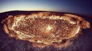 "Poarta către Iad" din deşertul Karakum se închide de către autorități. Care e motivul