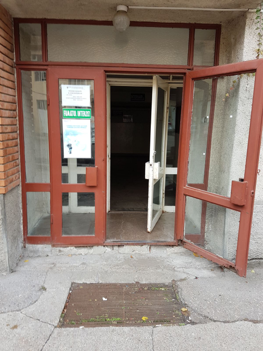 Intrarea în clinică nu a ajuns să fie și ea renovată