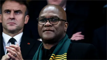 Ambasadorul Africii de Sud în Franța, găsit mort într-un hotel de lux din Paris. Rezervase o cameră la etajul 22