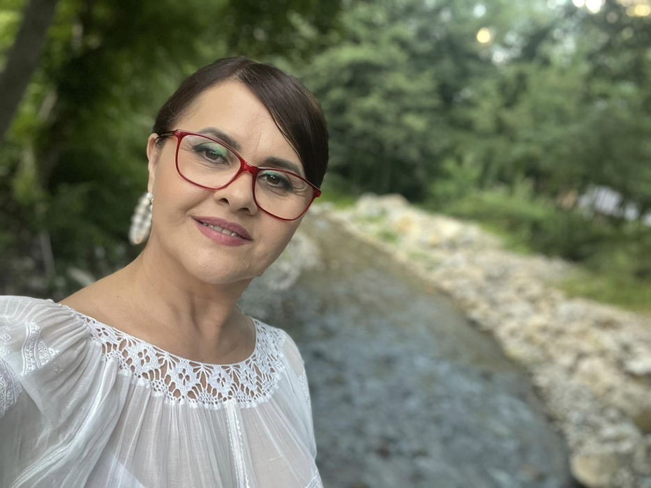 Niculina Stoican: "Iubirea de cuplu înseamnă dependență" (Foto: Facebook)