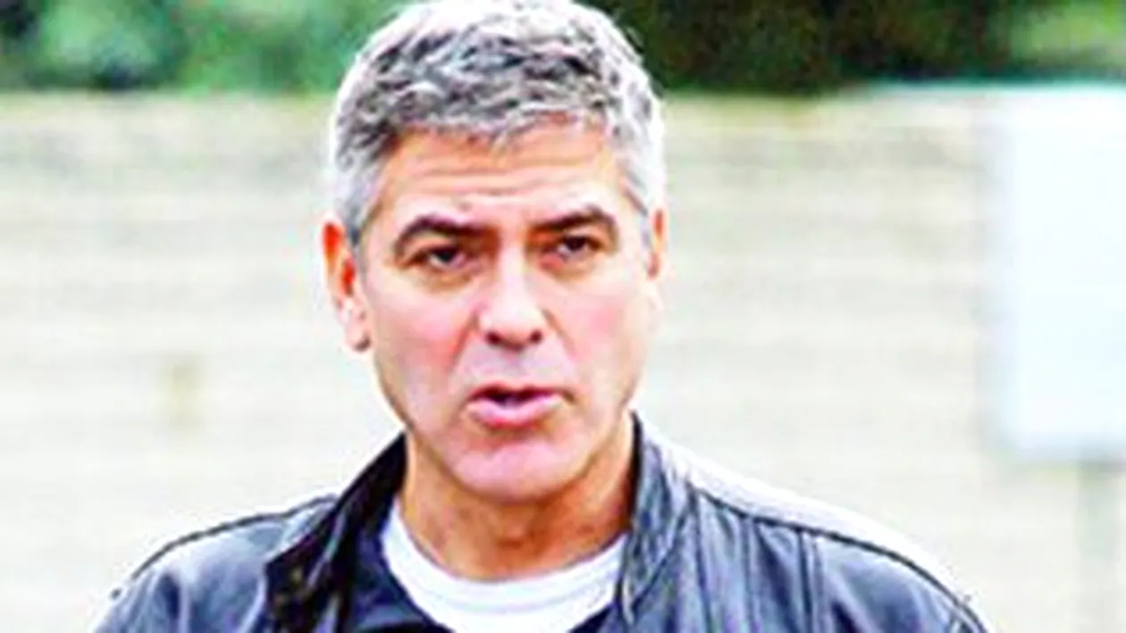 Clooney, chemat in instanta de Berlusconi
