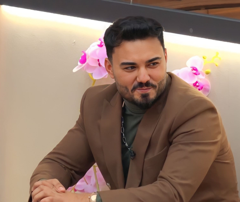Jador și-a cumpărat o nouă mașină (Sursă: Facebook)