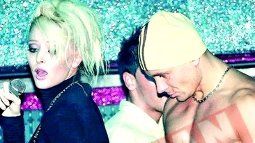 Nico si-a tras costum mulat