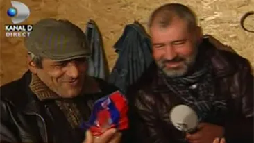 VIDEO EMOTIONANT! Tatal lui Banel Nicolita se bucura ca un copil la un salam si la o paine!