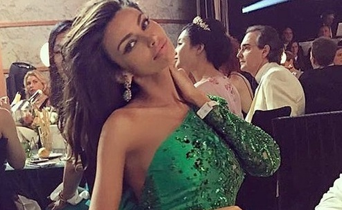 Mădălina Ghenea, pe covorul roşu de la amfAR, Cannes