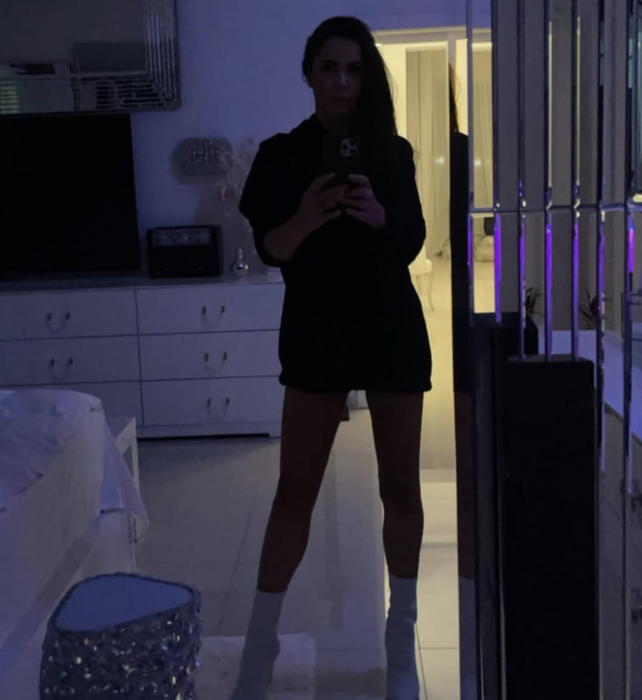 Cum arată vila Oanei Zăvoranu. Vedeta are casa plină de oglinzi și elemente de lux