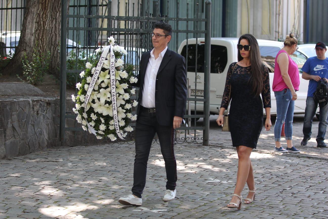 Cu cine şi-a făcut apariţia Luis Lazarus la înmormântarea lui Costin Mărculescu. Mesajul emoţionant: „Prea devreme, Costine”