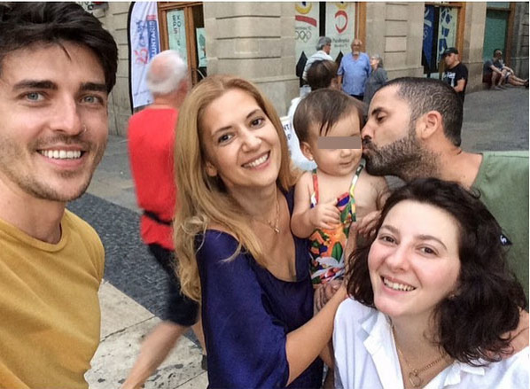 Presupusul tată al fetiţei Amaliei Enache, imagini fierbinţi la Carnavalul de la Rio! Mişcările acestei dansatoare aproape GOALĂ i-au înnebunit pe bărbaţi