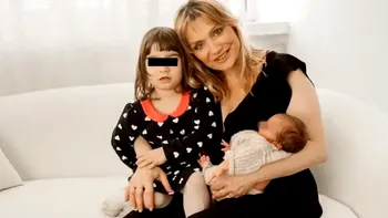 Cum arată apartamentul în care locuiește Cristina Cioran cu cei doi copii. În living are o zonă de joacă special amenajată pentru Ema și Max