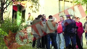 Si-a infipt cutitul in piept, in fata copilului