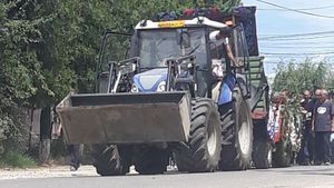 Copilul din Dolj sugrumat de propria mamă, dus la groapă cu excavatorul