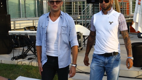 Schimba femeile ca pe sosete! Uite cu ce solista celebra s-a harjonit o noapte intreaga Sorin ex. Akcent!