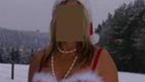 O femeie in toata firea s-a dezbracat complet si a facut asta in creierul muntilor! Romanca face senzatie pe net