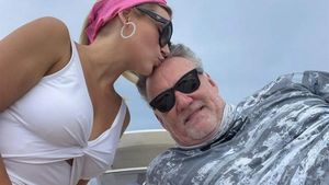 David (62 de ani) a "agățat" pe internet o tânără de doar 23 de ani. Ce s-a întâmplat când s-au întâlnit!